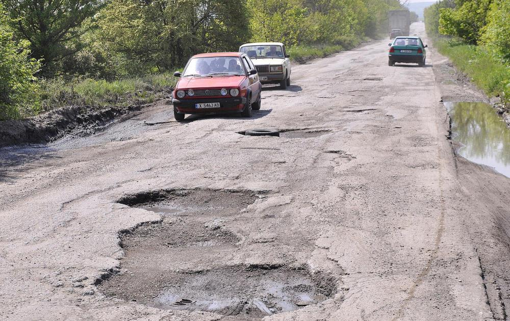 Дебне голяма опасност по пътя между Дупница и Самоков