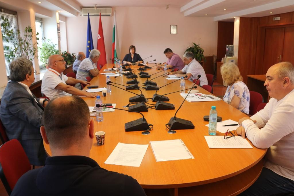 Официално! БСП взе драматично решение за кабинета на Слави