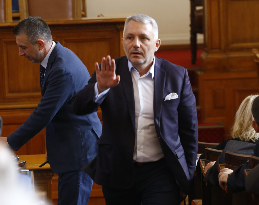Хаджигенов се забърка в нов скандал в ресторант 