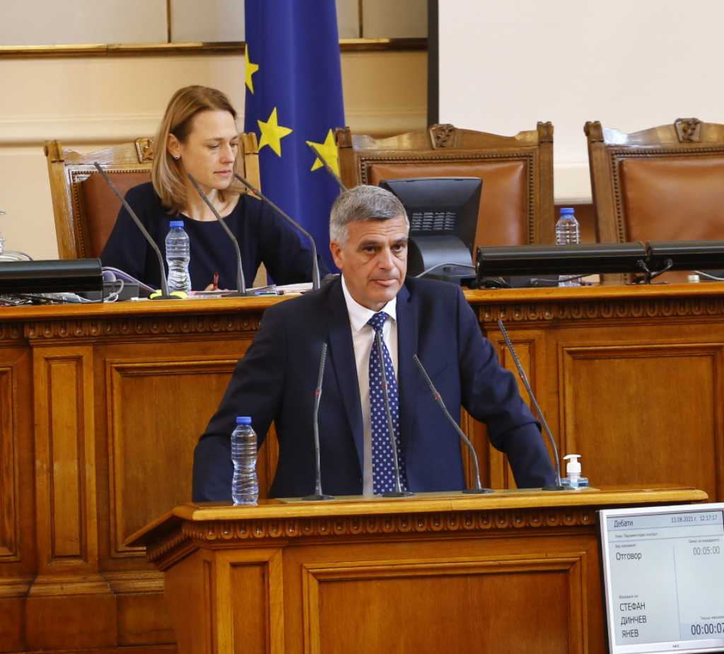 Премиерът Янев с 2 неистини за Магнитски БГ