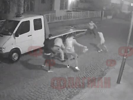 След скандал: Мъж удари с метален лост в лицето съсед в Каменско
