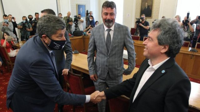 Христо Иванов и Бабикян молят отчаяно Тошко: Спри с детинщините!