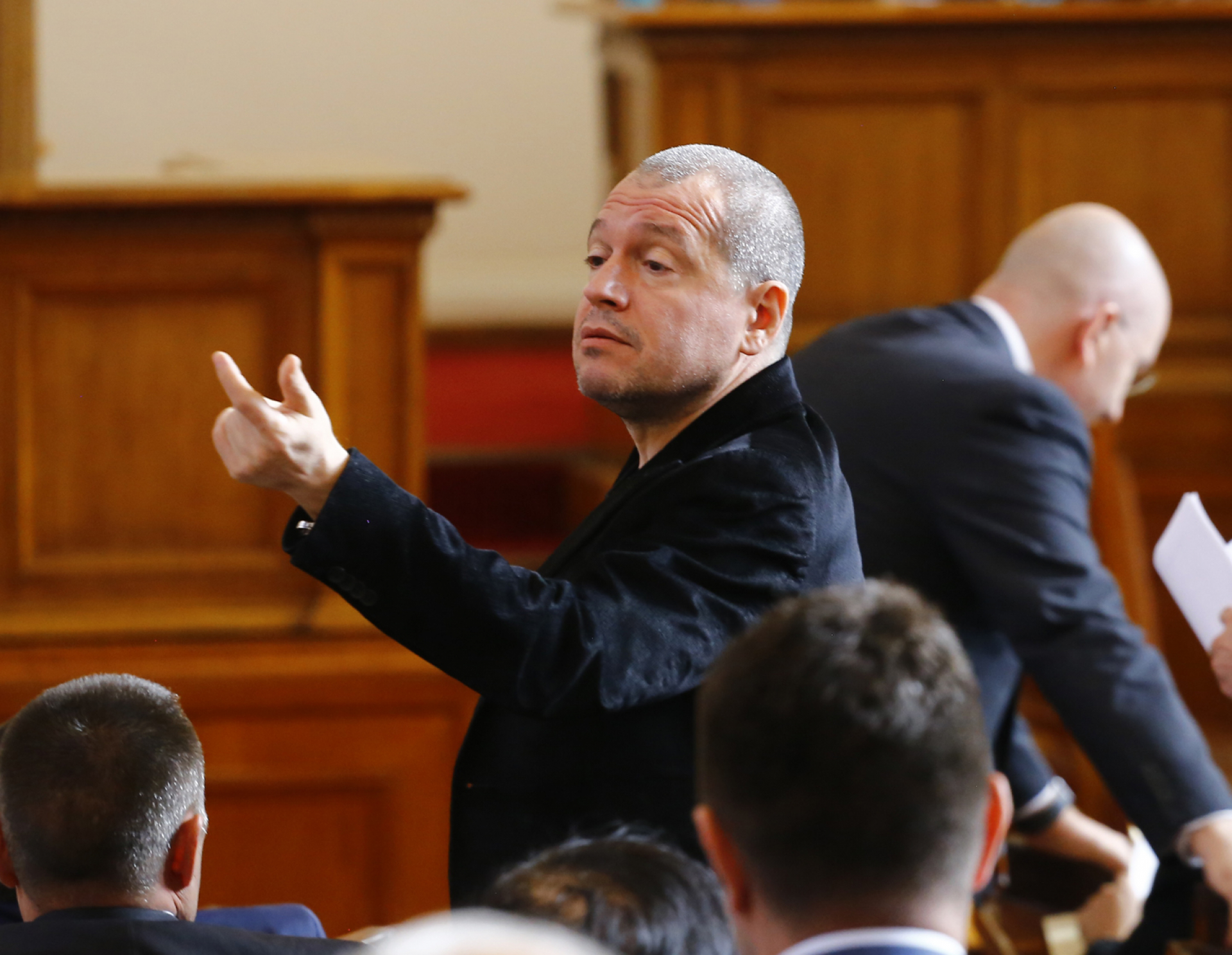 Грозен скандал в парламента заради 9 септември 1944 г.