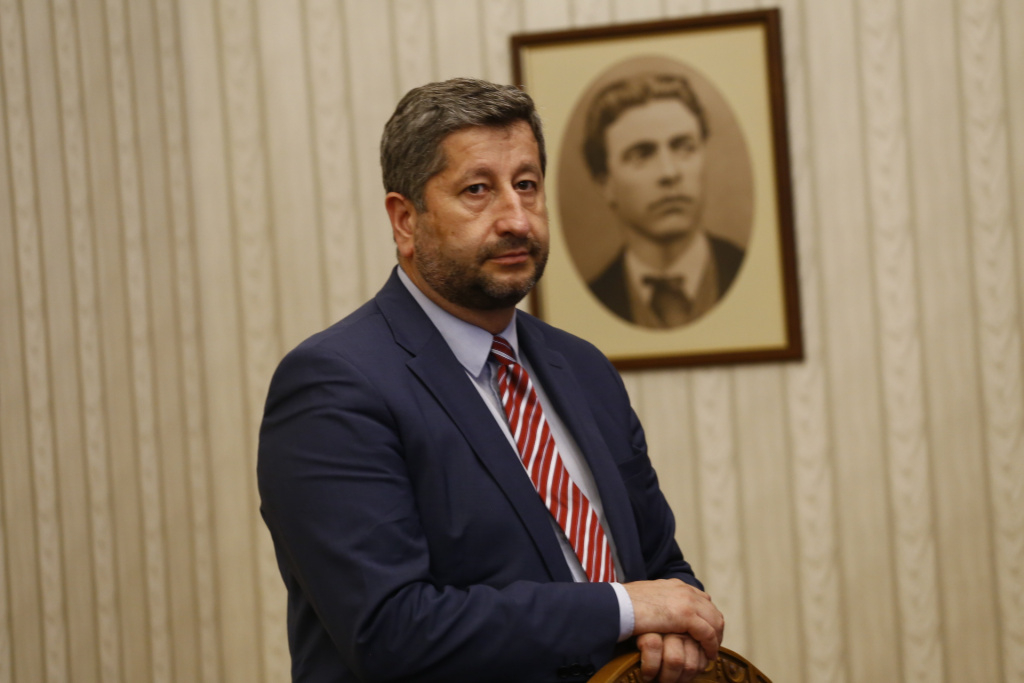 Христо Иванов сваля избиратели с клишета