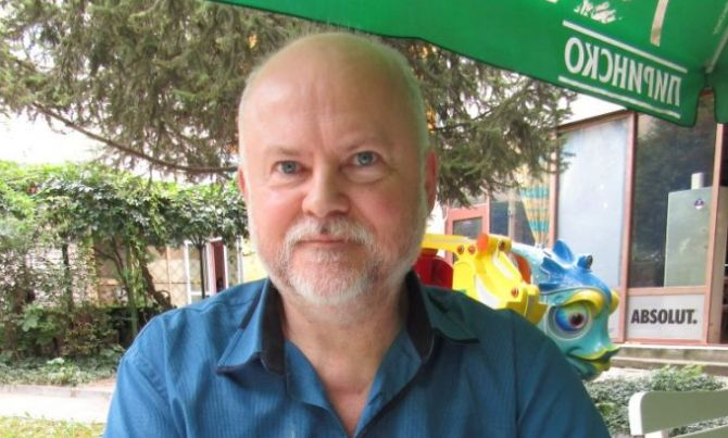 Анализатор: Консултациите на Радев са ялови, напрежението ескалира, упадъкът е потресаващ, изходът е...