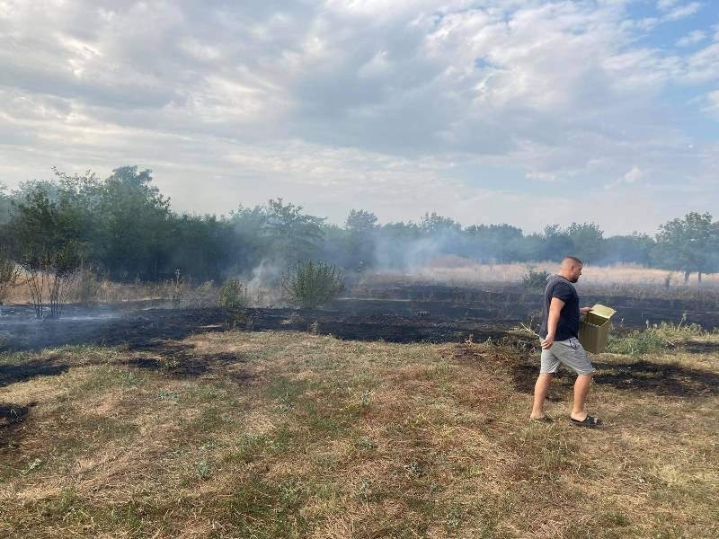 Голям пожар избухна край Хърлец СНИМКИ