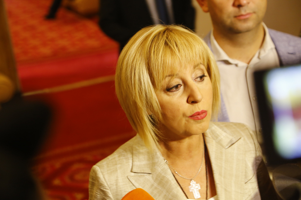 Манолова до дни ще каже каква ще е съдбата на ИБГНИ