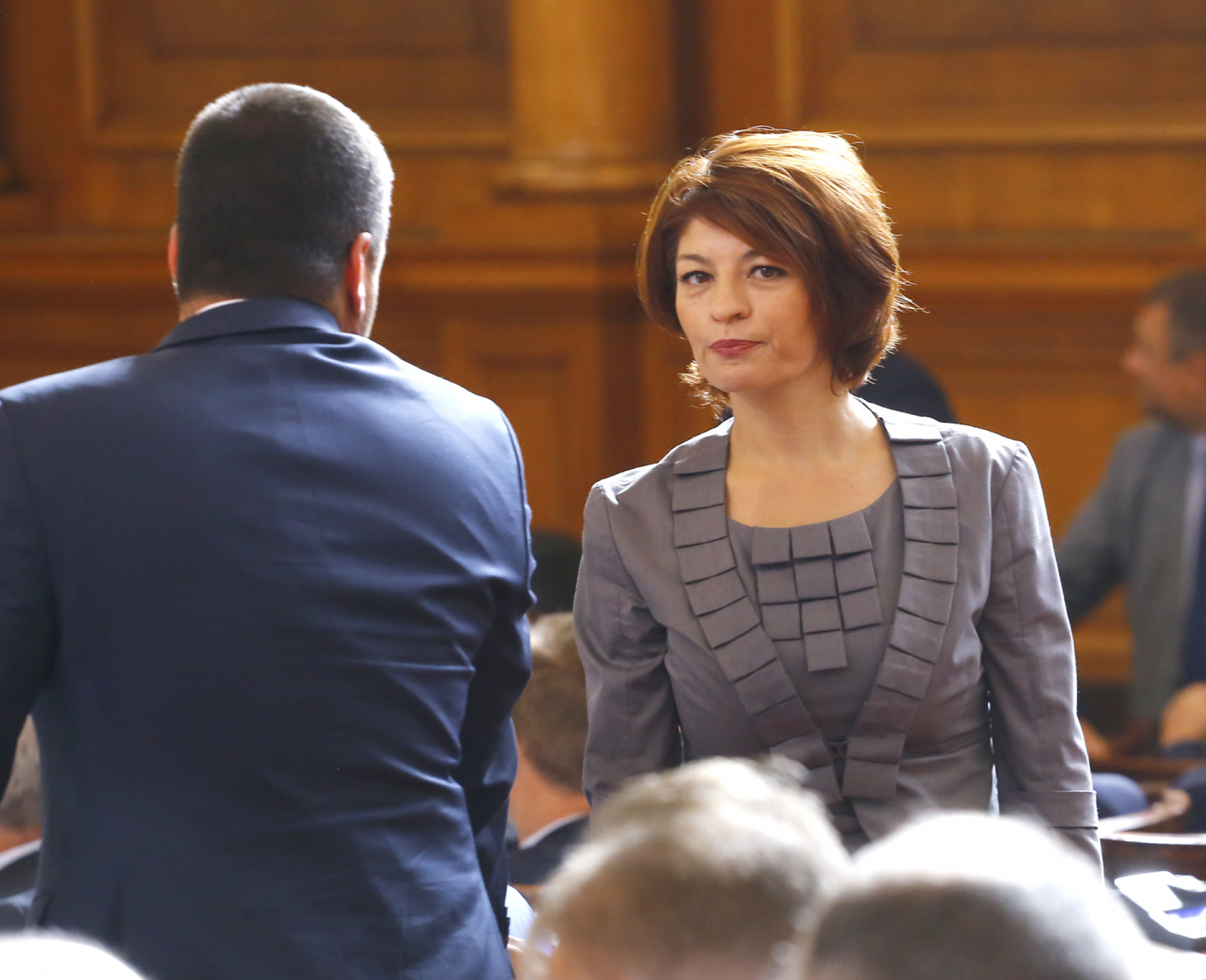 Десислава Атанасова нахока спортния министър 