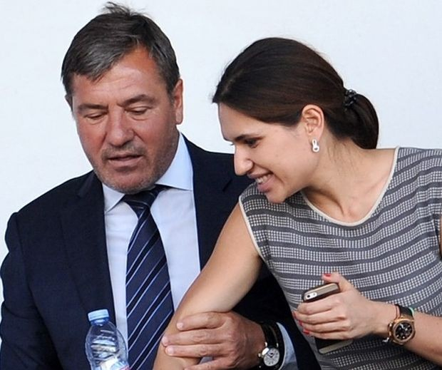 Щерката на Маджо вдигна пищна сватба, докато той... 
