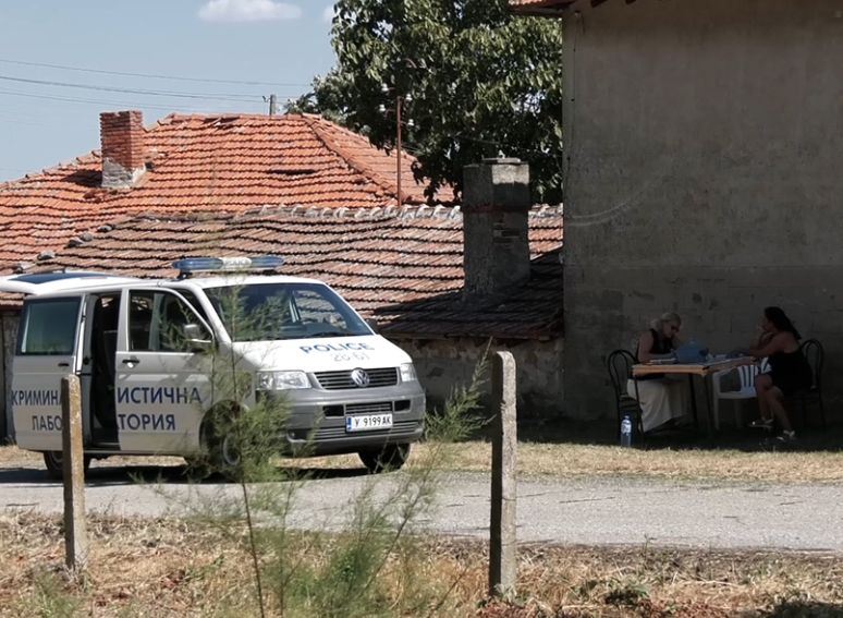 Извадиха труп на 17-г момиче, бременно с близнаци, от кладенец в Ямболско ВИДЕО
