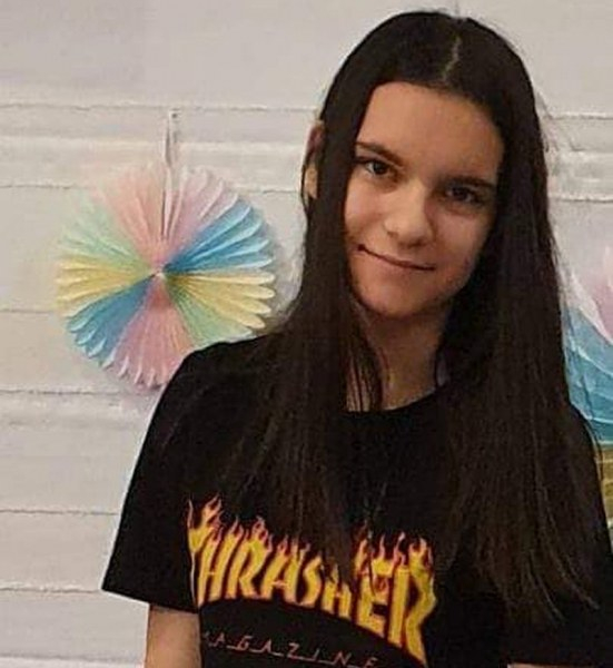14-г. Ани изчезна посред бял ден в Слънчев бряг СНИМКА 