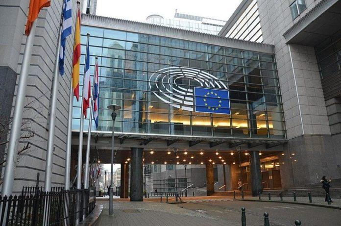 Огромен скандал! Европа се противопоставя открито на българския „черен списък“ по „Магнитски“!