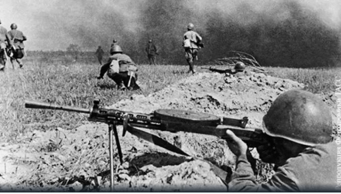 Как обикновен полковник успява да предвиди най-страшното поражение на Червената армия