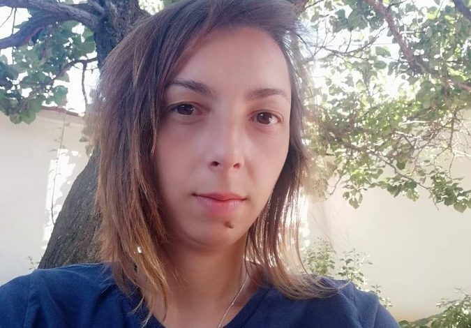 Последни новини за красивата майка от Смолян, която близки дирят под дърво и камък 