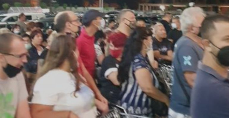 Ето какво се случва след невижданата среднощна блъсканица и опашки в пернишкия "Кауфланд" 