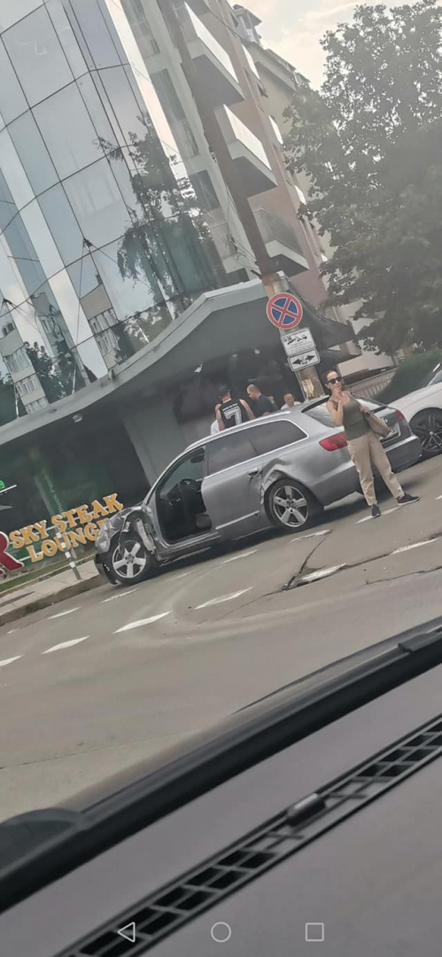 Джип размаза Ауди на Кошарите ВИДЕО