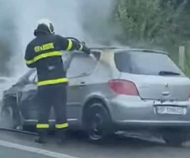 Кола пламна като факла на АМ „Хемус“  ВИДЕО
