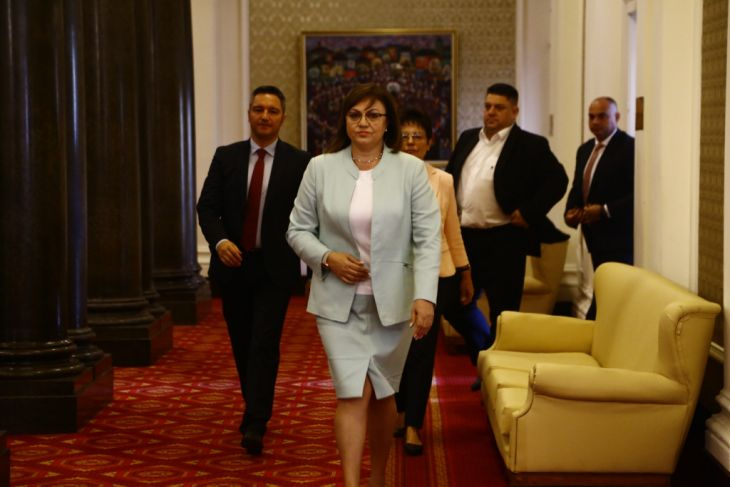 Нинова с първа реакция след червения картон от ДБ, не им остана длъжна! БЛИЦ TV