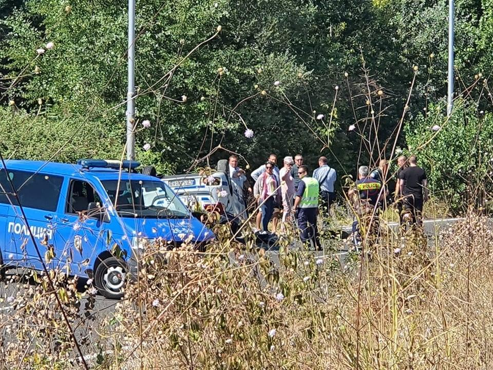 Първи СНИМКИ от кошмарното меле на "Капитан Андреево", отнела живота на млад полицай 