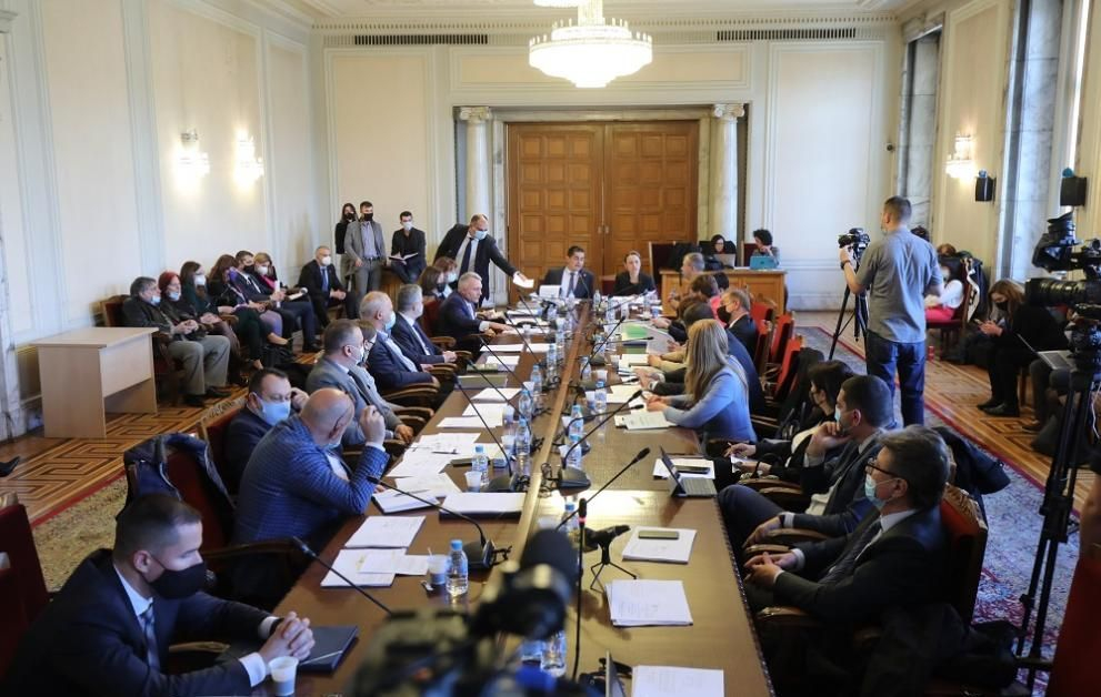 Спецправосъдие в адвокатска държава? Абсурд!