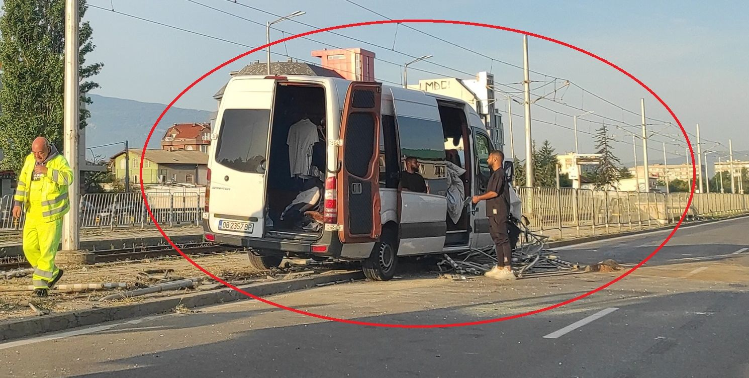 Първо в БЛИЦ! Опасна ситуация в ранни зори в София СНИМКИ