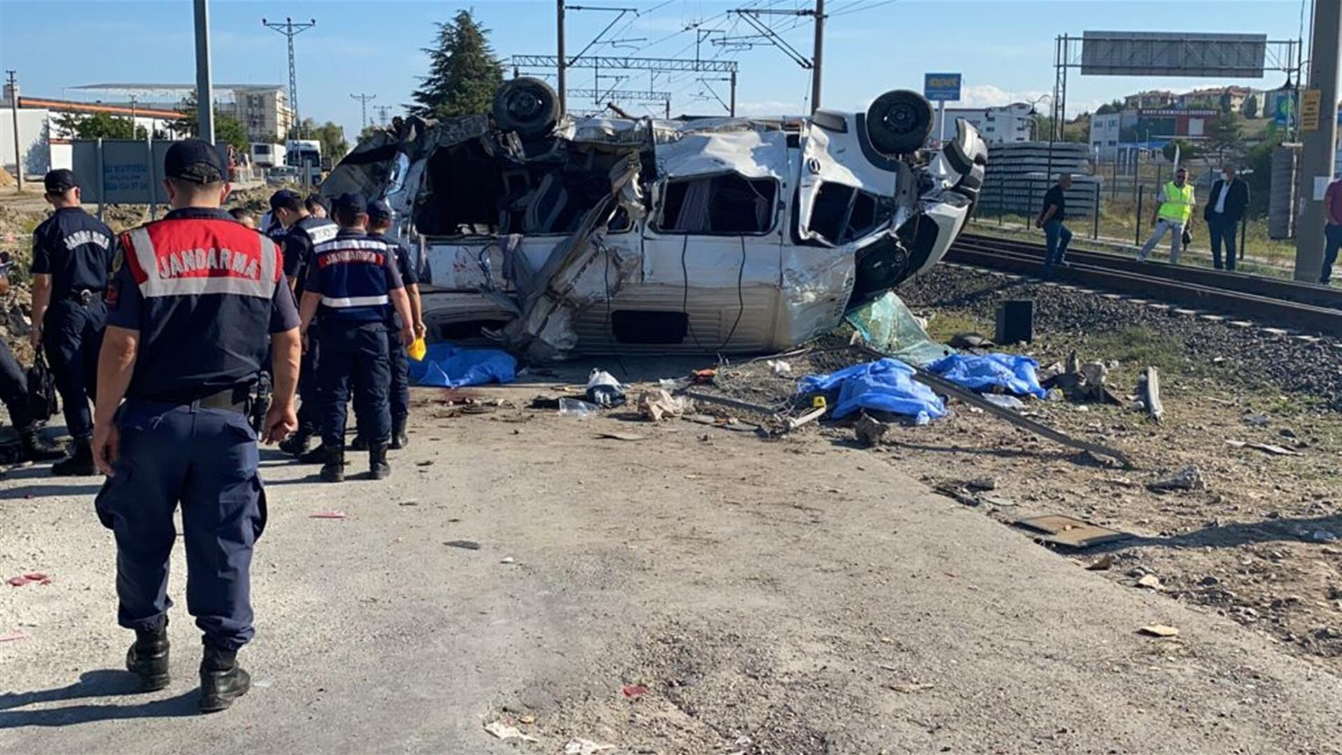 Кървав ужас в Турция с десетки жертви и ранени СНИМКА