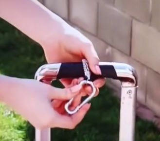 Девойка се прави на тарикатка, но задникът ѝ лъсна ВИДЕО 18+
