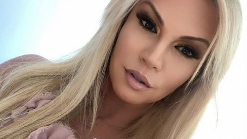 Жената на Крум Савов изпоти всички с тези СНИМКИ 18+