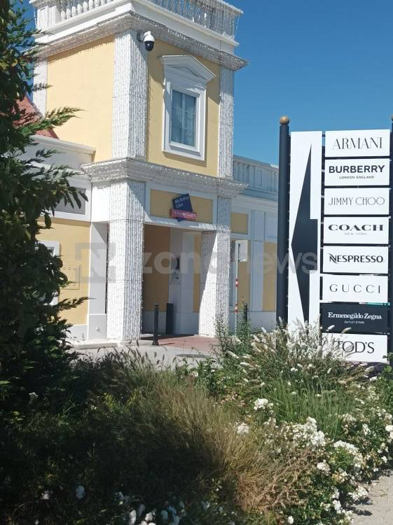 Другарката "500к" Татяна Дончева хвърля пачки във Виена като дубайски шейх СНИМКИ