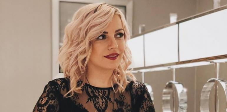 Бременната Поли Генова шокира с решение СНИМКА