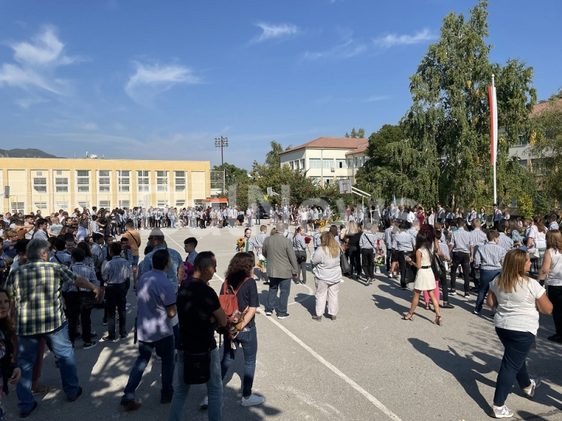 Ужас и във Враца с дете навръх тържеството за 15 септември СНИМКИ