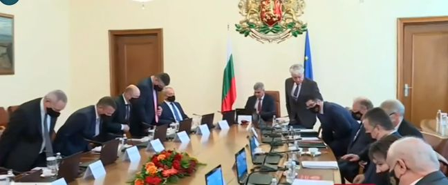 Янев с първи коментар за партията на Петков и Василев