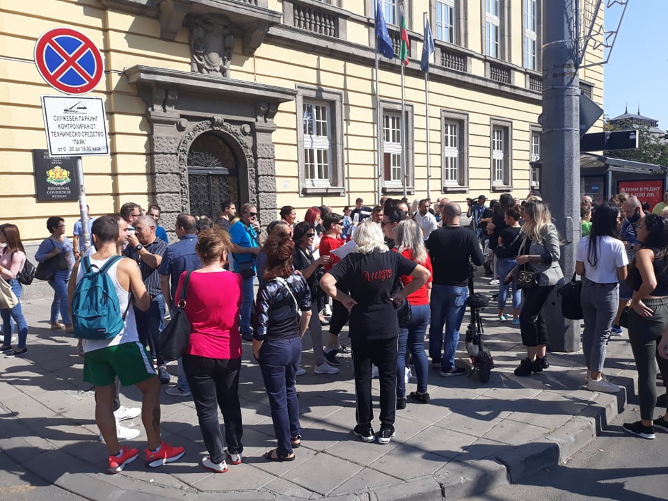 Такъв мощен протест срещу властта Бургас не помни от години ВИДЕО