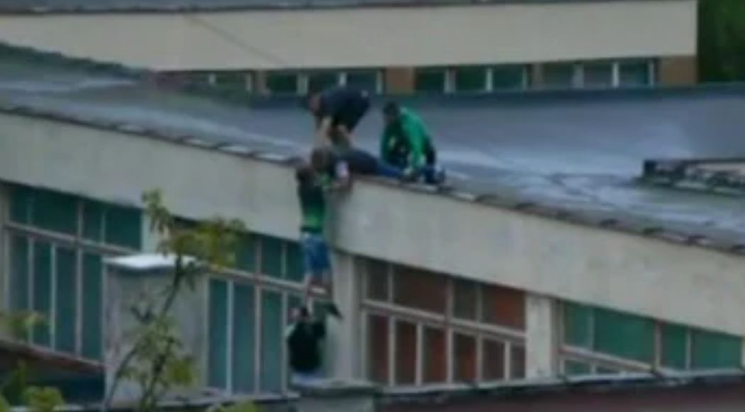 Деца си играят на руска рулетка, причината е смайваща 