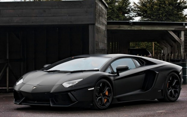 Опитен шофьор сподели за опасната си срещата с черното Lamborghini Huracan на АМ "Тракия"