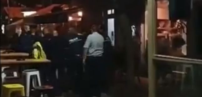 Страшен екшън между полицаи и граждани в Благоевград заради К-19 мерките ВИДЕО 