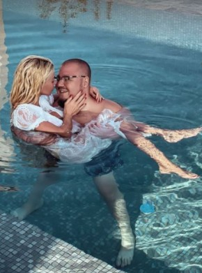 Горещо! Светлана и Християн го направиха в басейна! СНИМКИ 18+