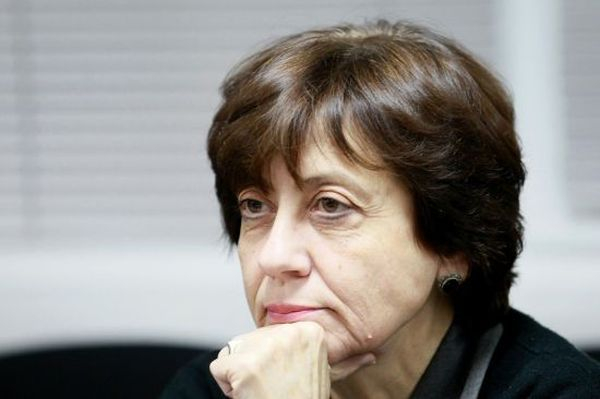 Ренета Инджова: Заказчиците са пратили тук децата си Петков и Василев