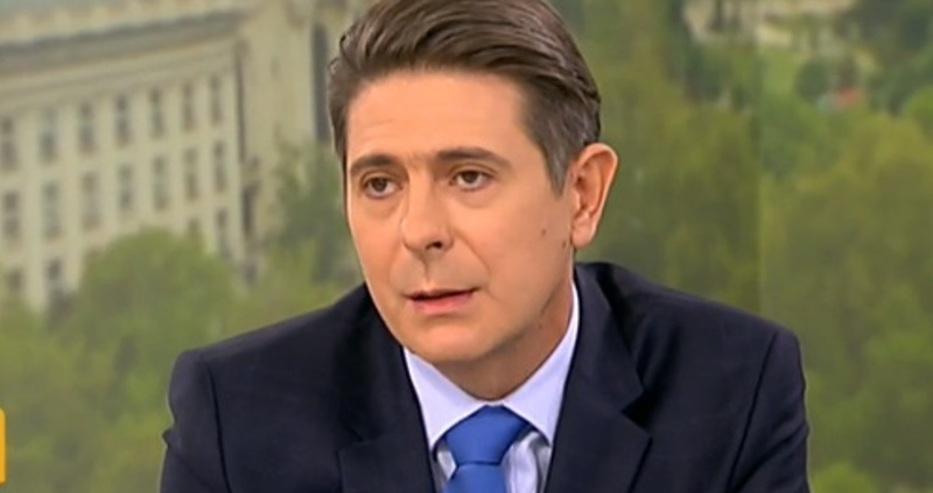 Виктор Николаев изригна: Трети ден питам, а МВР мълчи! 