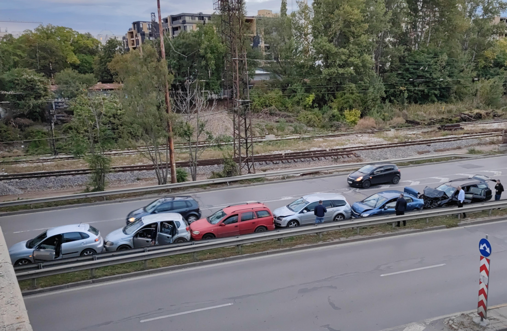 Зрелищни СНИМКИ от инфарктна ситуация край столичната Сточна гара