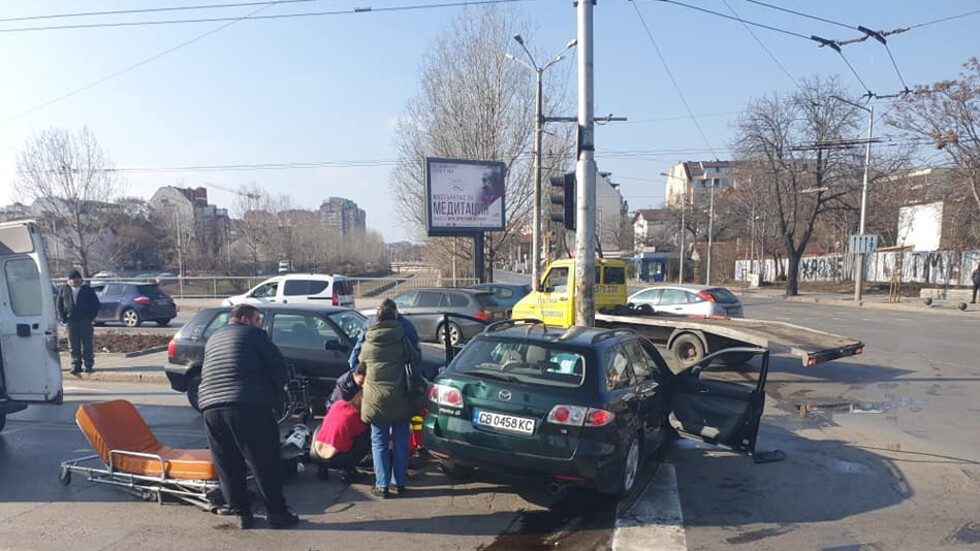 Само в БЛИЦ! Кървав инцидент в столичния кв. "Дружба", на "Симеоновско шосе" също е ад!