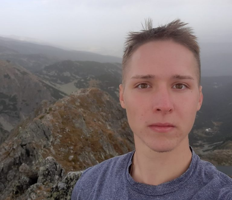 Братът на българина, заклал баща си и сестричката си в Ню Йорк, с кошмарни разкрития