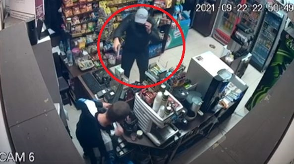 Сензационно ВИДЕО от нагъл въоръжен грабеж в Елин Пелин