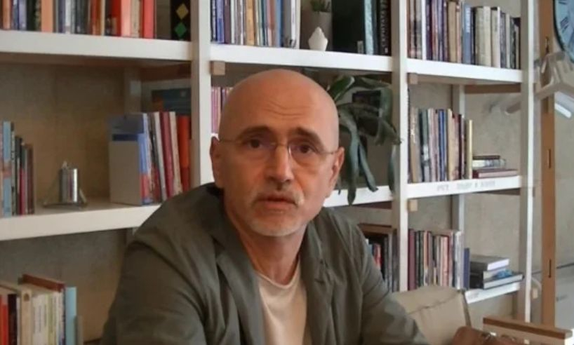 Босът на "Еконт" пристана на Кирил Петков 