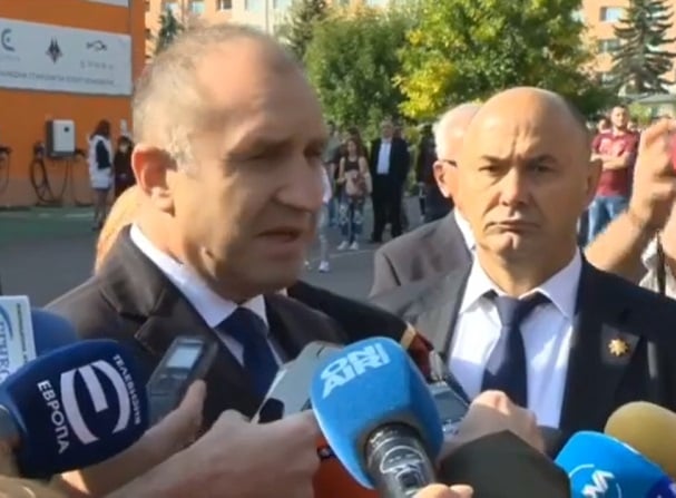 Радев отправи голямо предизвикателство към Борисов 