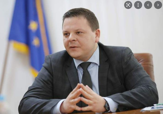 Транспортният министър за заседналия кораб до Камен бряг: Престъпна безотговорност!