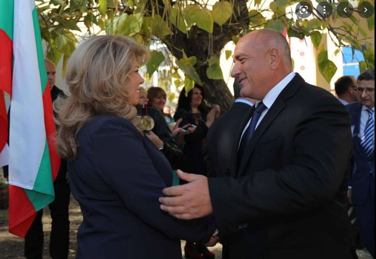 Йотова също хвърли ръкавицата към Борисов, но го предизвика и с Първанов...