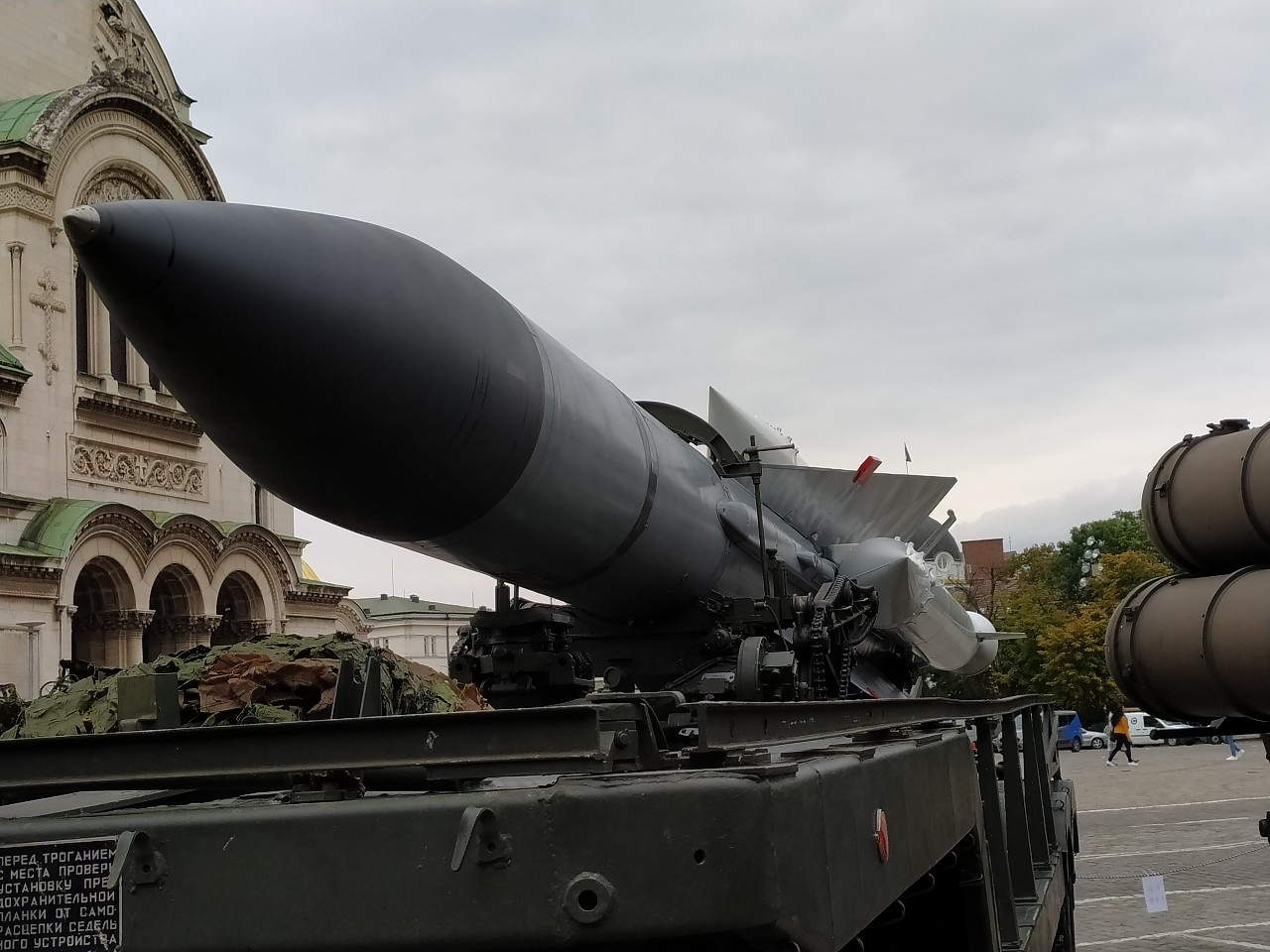 Тежка бойна техника се изсипа в центъра на София! СНИМКИ