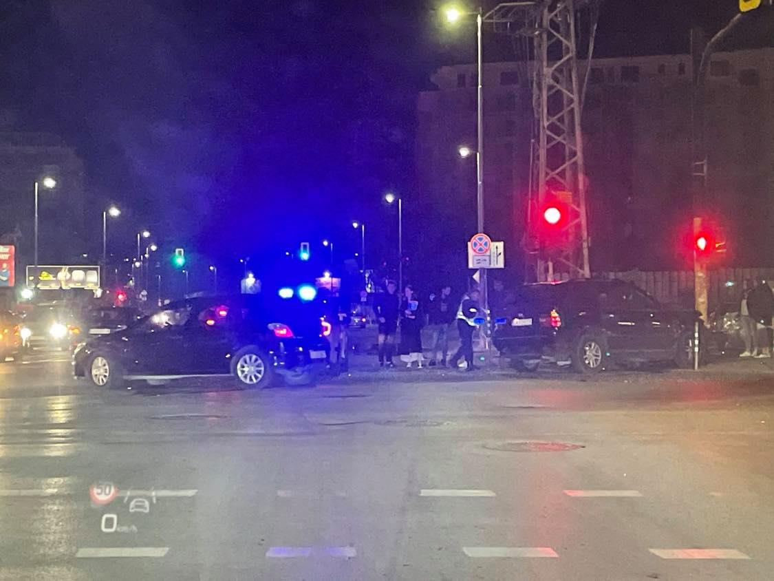 Само в БЛИЦ! Страховит инцидент до мол Парадайс, на метри от убийството на Милен Цветков СНИМКИ 