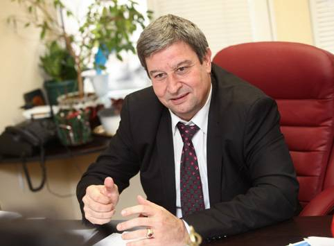 Повечето учители работят без маски, близо 50% от тях са ваксинирани
